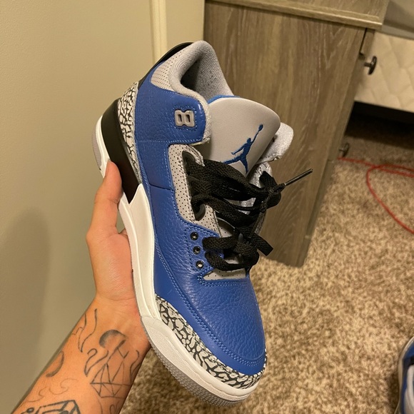Jordan 3 Blue Cement - Picture 3 of 5